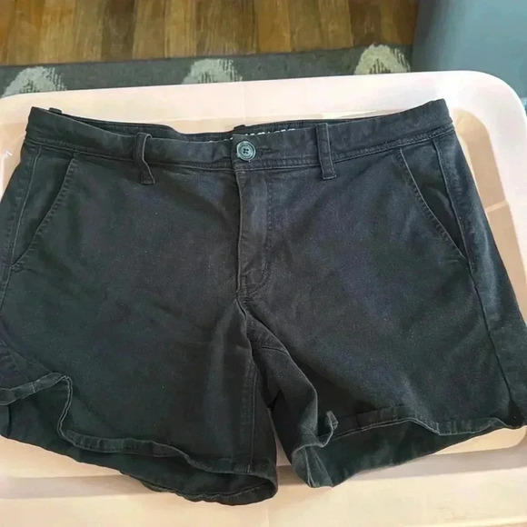 American Eagle Outfitters Pants - Women’s American eagle shorts